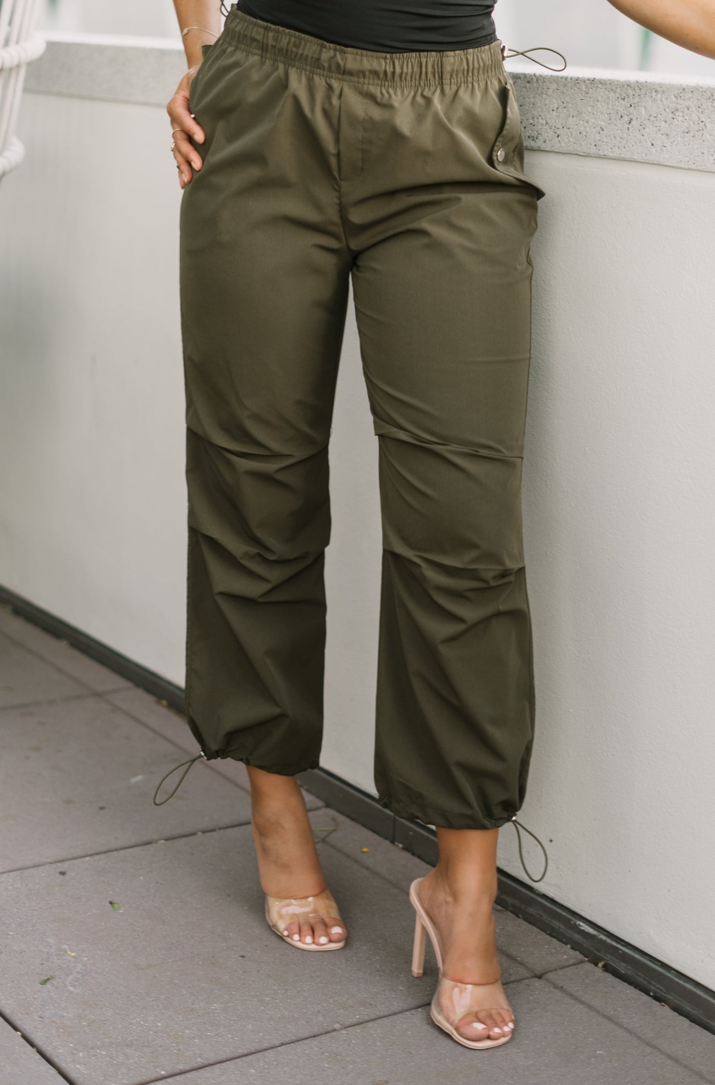 Concrete Jungle Cargo Pants in Olive