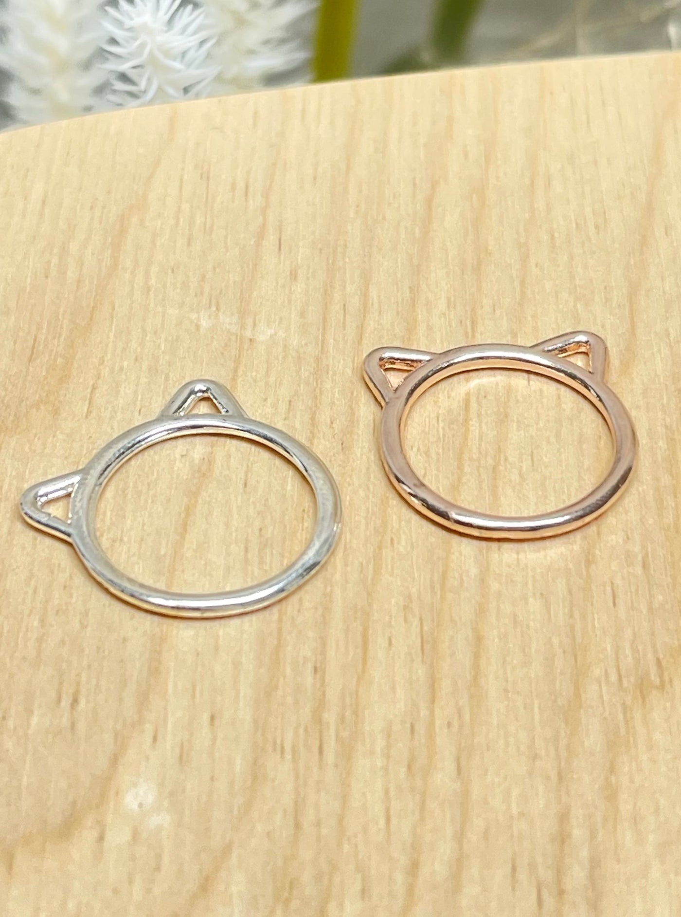 Hollow Kitty Ears Ring