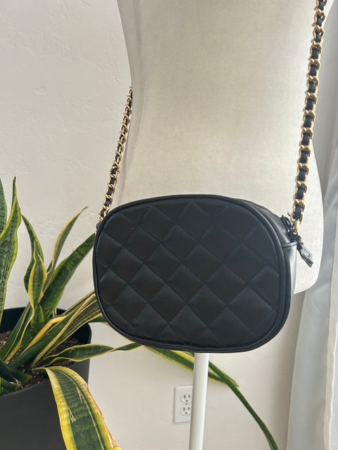 Sweetheart Deal Crossbody in Black