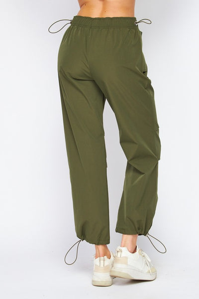 Concrete Jungle Cargo Pants in Olive